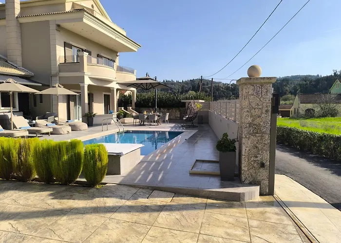 Villa Luxury Matzourana With Private Pool Sidárion
