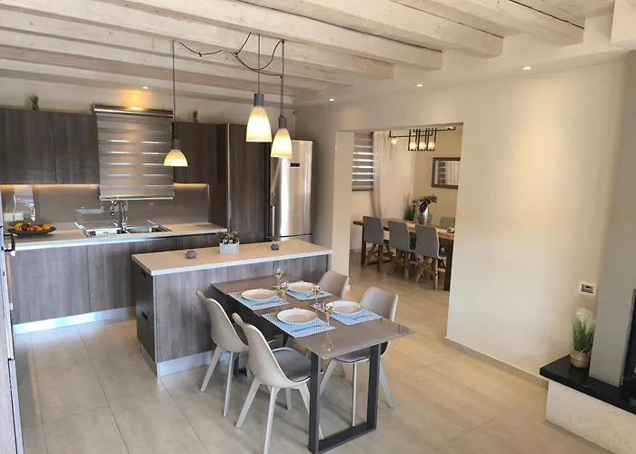 Villa Luxury Matzourana With Private Pool Sidárion