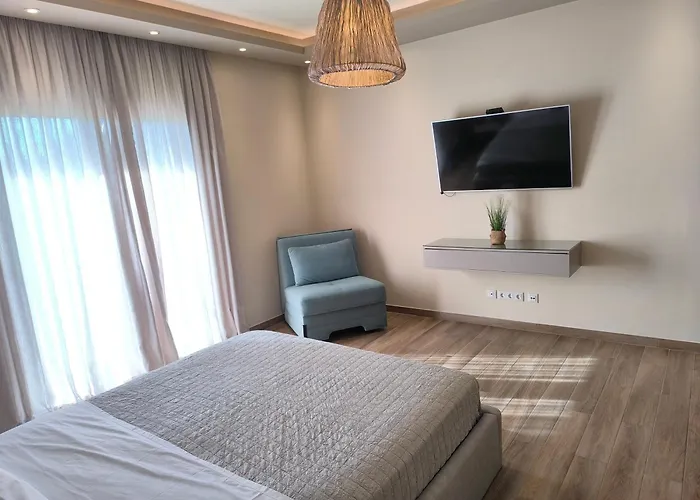 Luxury Matzourana With Private Pool Sidárion