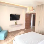 Luxury Matzourana With Private Pool וילה
