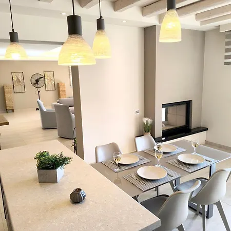 Villa Luxury Matzourana With Private Pool Sidárion