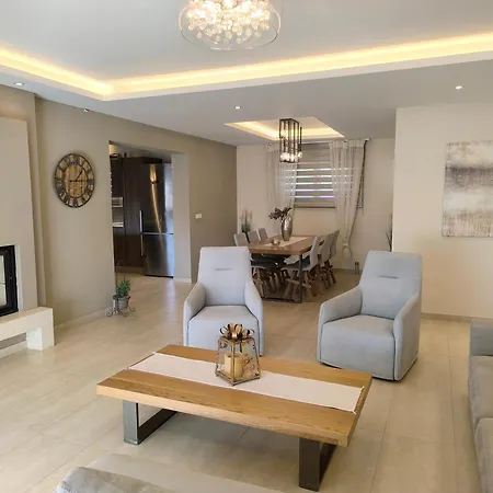 Villa Luxury Matzourana With Private Pool Sidárion
