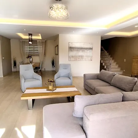 Luxury Matzourana With Private Pool Villa