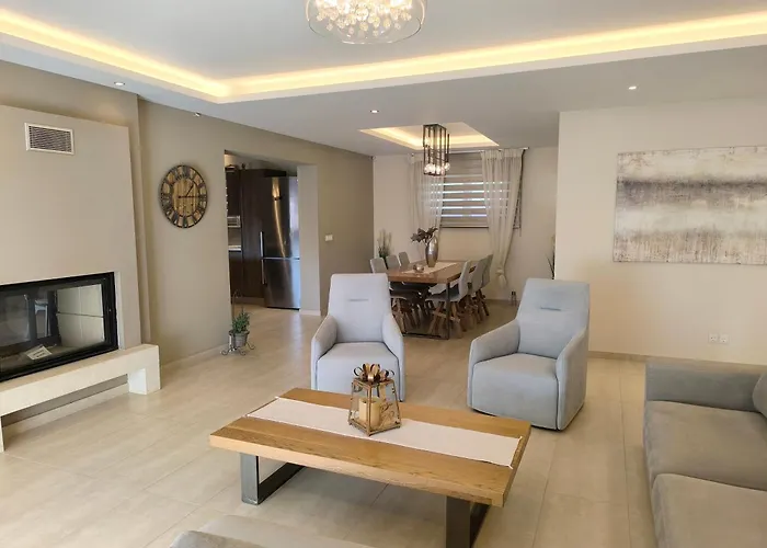Villa Luxury Matzourana With Private Pool Sidárion