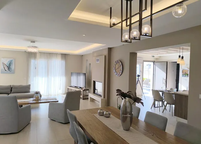 Villa Luxury Matzourana With Private Pool *