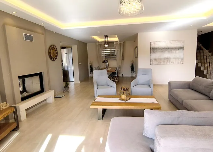 Luxury Matzourana With Private Pool Villa Sidárion